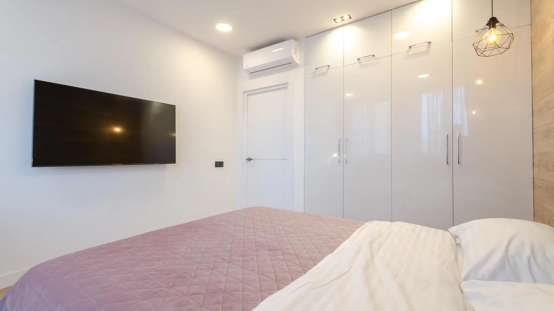 Petrovdom Apartments 17-190 In Rc New York Concept House, Antonovycha 74 Kiev